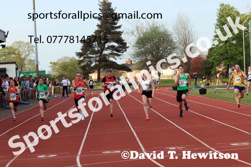 The 75 metres, 2025 NEGP No. 1, Monkton Stadium, Jarrow. Photo: David T. Hewitson/Sports for All Pics